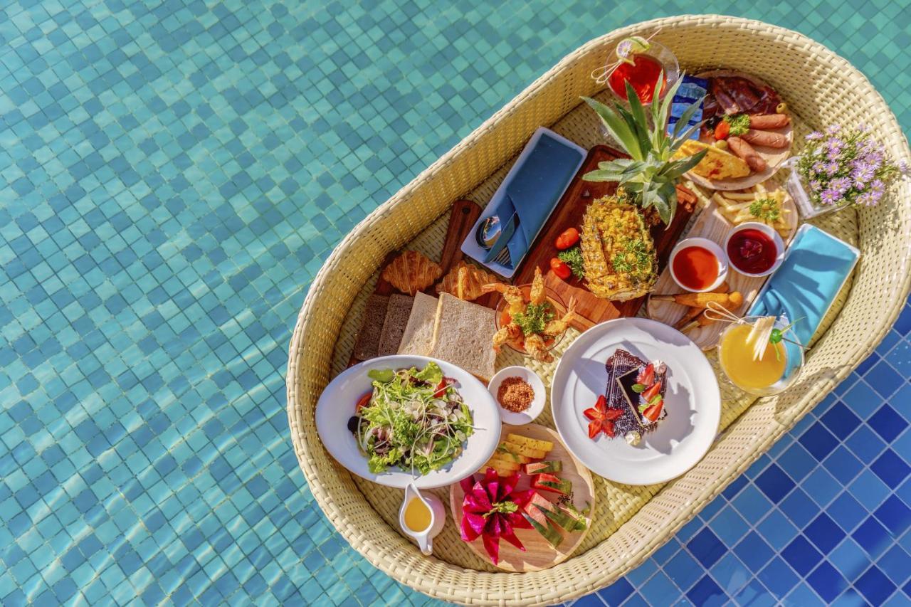 Maximilan Danang Beach Hotel Exterior photo