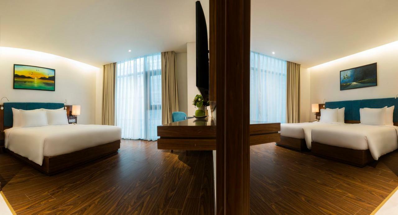 Maximilan Danang Beach Hotel Exterior photo