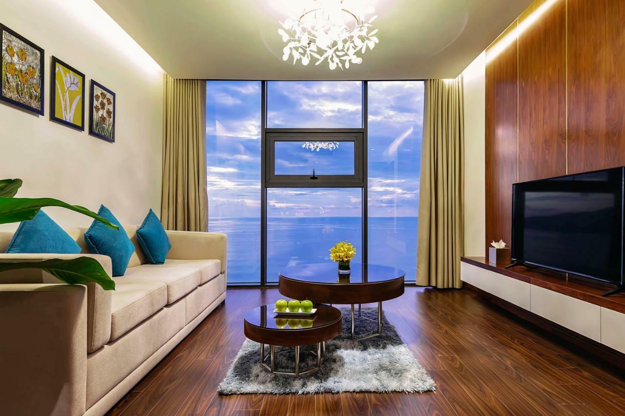 Maximilan Danang Beach Hotel Exterior photo