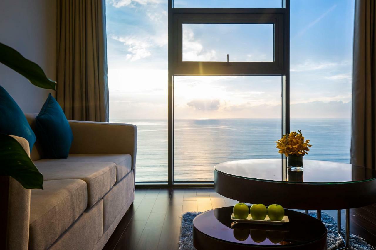 Maximilan Danang Beach Hotel Exterior photo