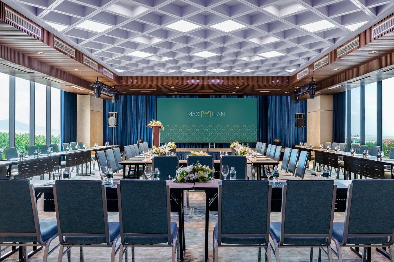 Maximilan Danang Beach Hotel Exterior photo